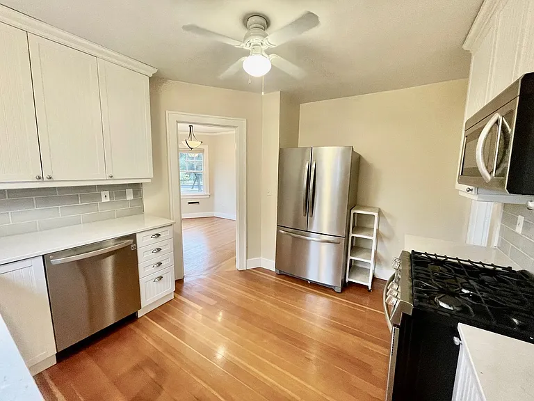 6976 NE Stanton St — Photo 5