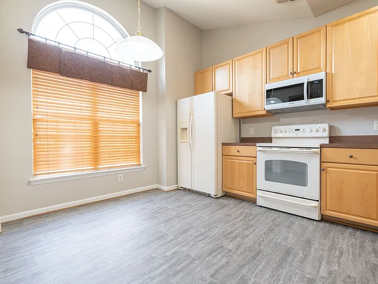 4022 Holston Ct — Photo 5
