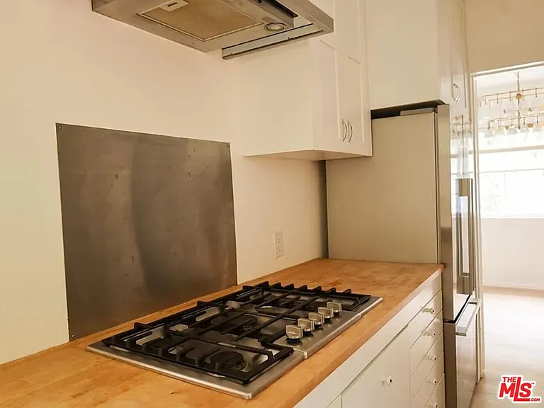 1322 N Beverly Glen Blvd — Photo 7