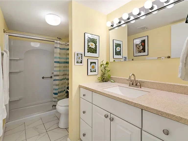 2120 Greentree Rd #705E — Photo 7