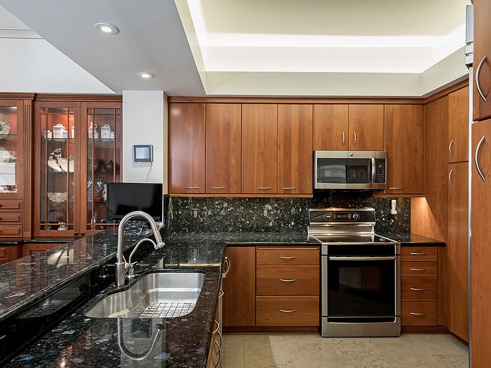 1st image of 650 Columbia St Unit 309