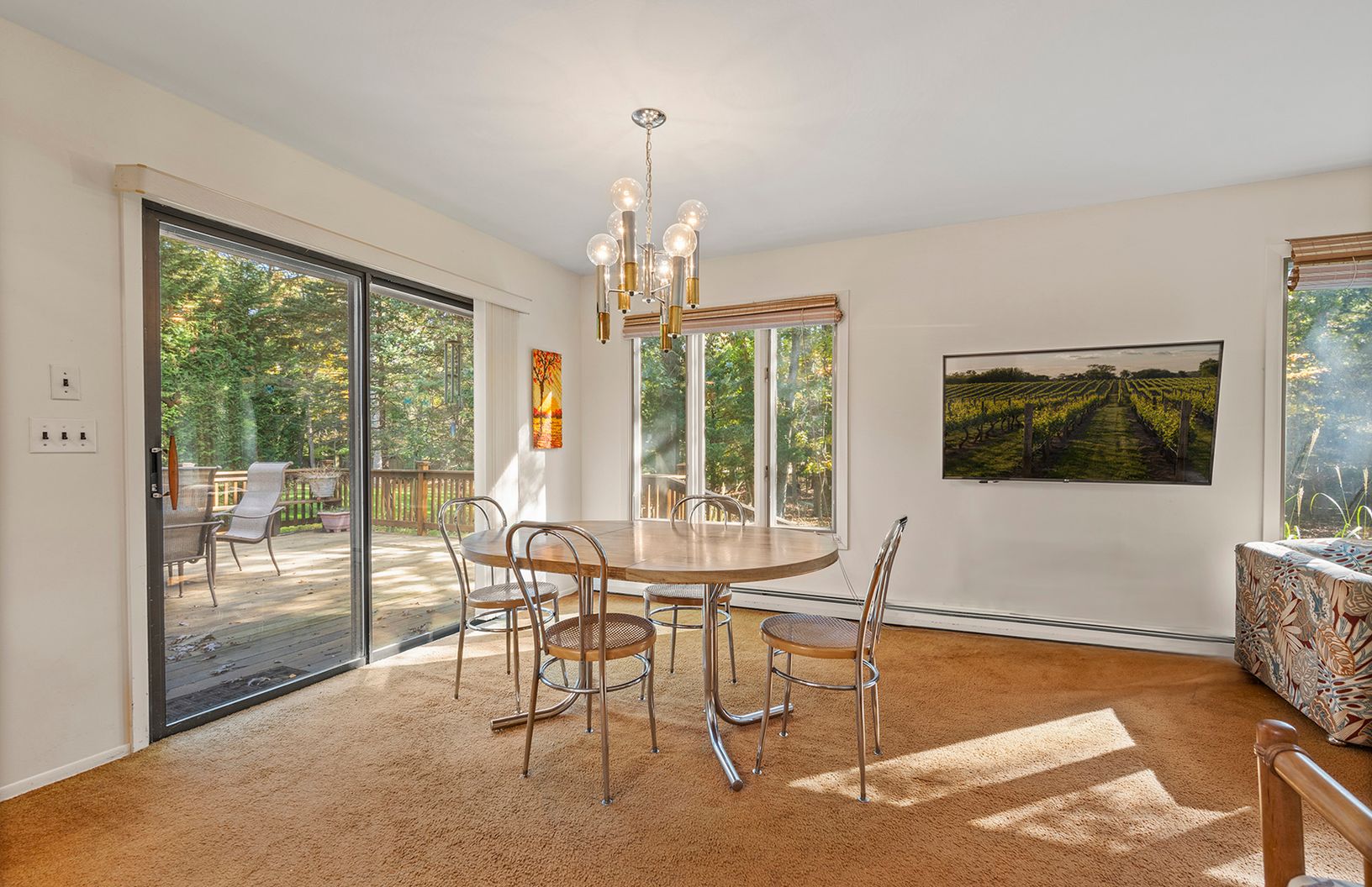  access to backyard from kitchen and den