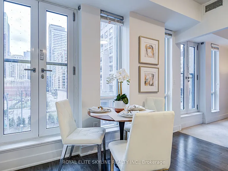 955 Bay St #310 — Photo 14