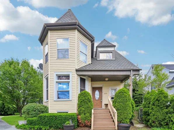 2134 Grove Ave, North Chicago, IL 60064