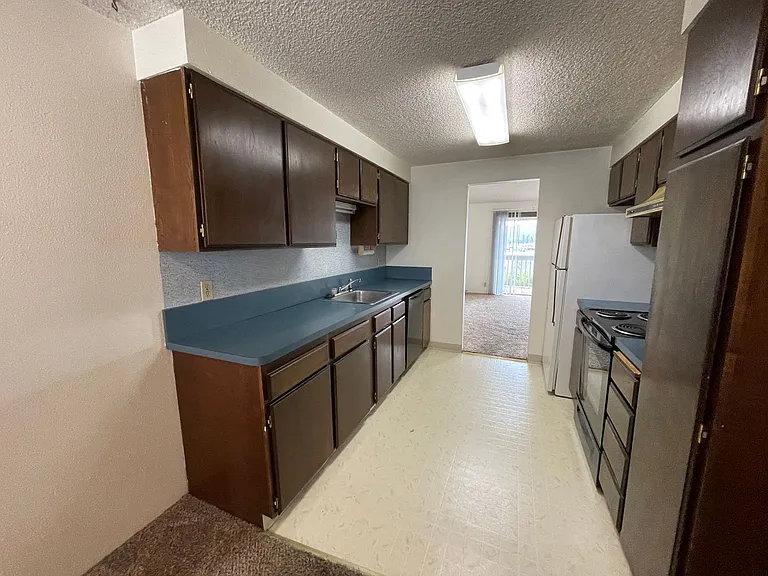 27 NW Mountain View Dr — Photo 6