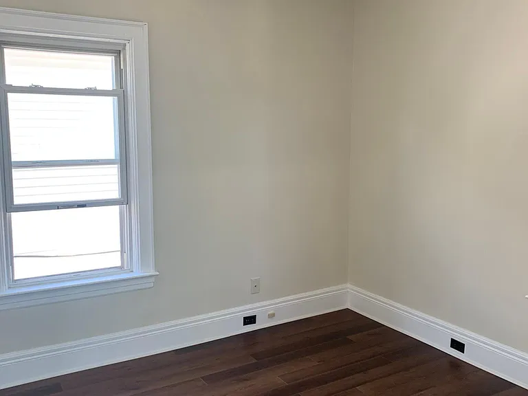 159 Norwalk Ave — Photo 13