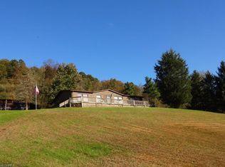 3066 Parkersburg Rd, Reedy, WV 25270