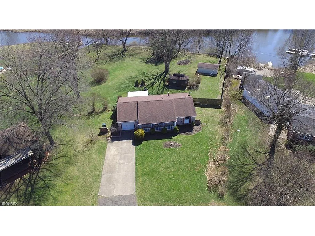 4564 Brookhaven Cir NE photo 1