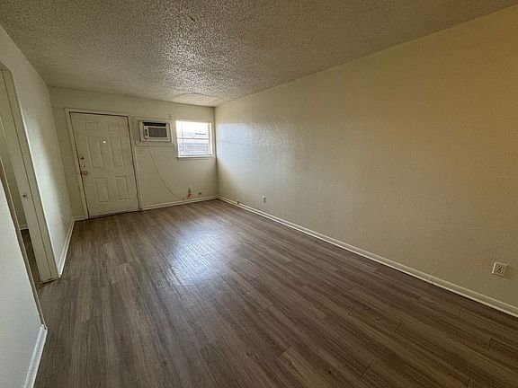 4th image of 503 Sunset Ln #2