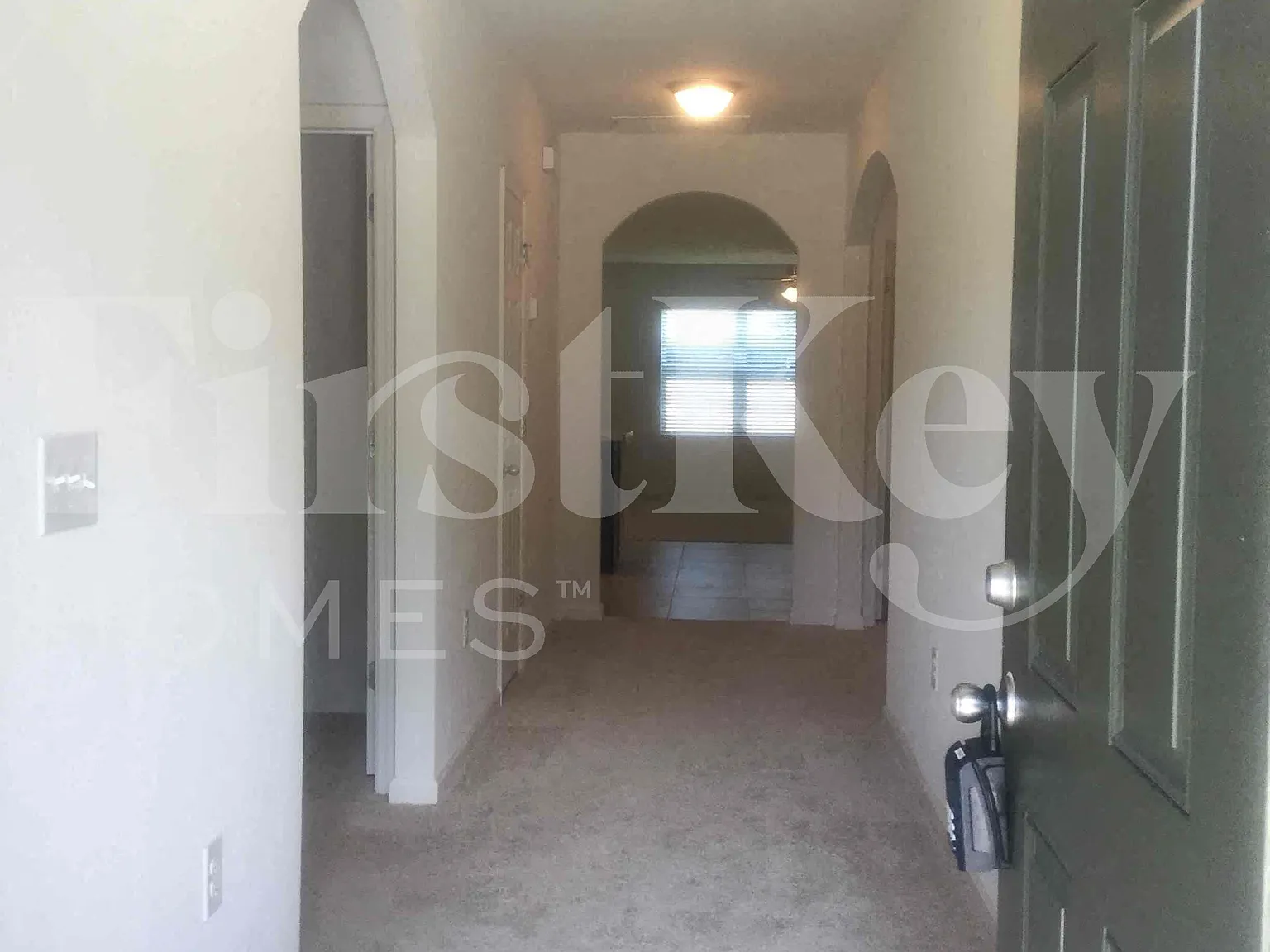 4 bed, 2.0 bath, 1828 sqft, $2,655 — Photo 2