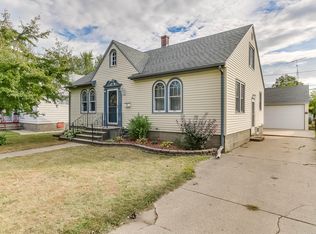 7829 16th Ave, Kenosha, WI 53143