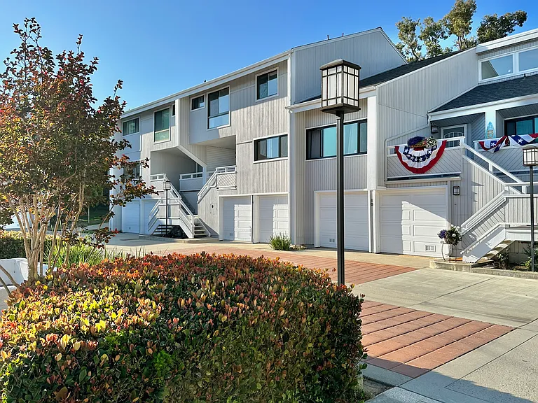 9 Serena Ct — Photo 1