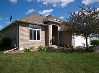 8567 Pine Ct, Victoria, MN 55386
