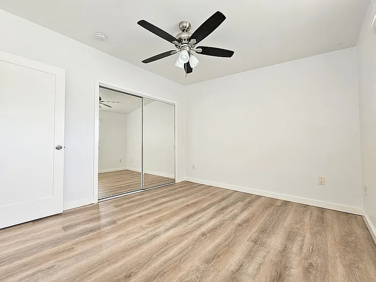 4960 Coronado Ave #6 — Photo 14