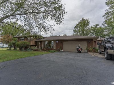 2022 W Main St, Salem, IL, 62881