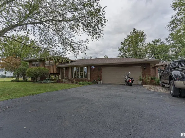 2022 W Main St, Salem, IL 62881