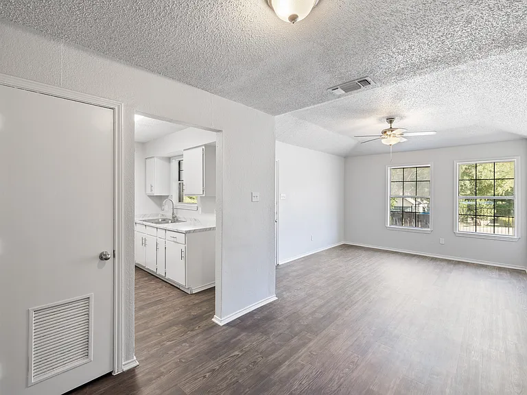 2540 Avenue H #2540 — Photo 13