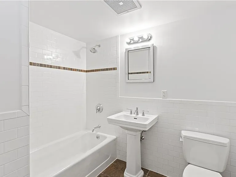 189 Avenue C #6E — Photo 6