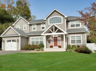 18 The Promenade, Glen Head, NY 11545