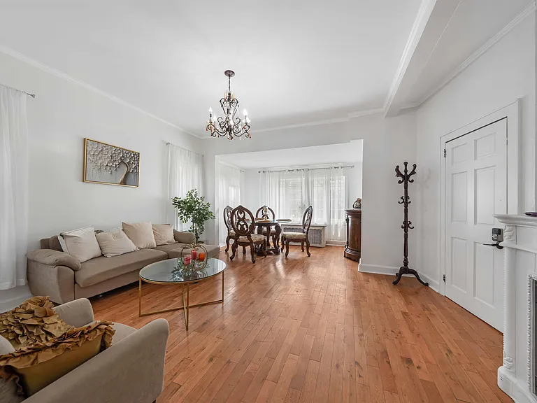 23 E 51st St #1 — Photo 6