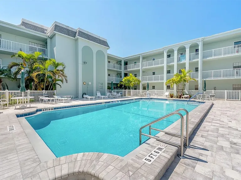 701 Poinsettia Rd #208 — Photo 3