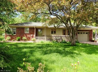 468 Golf Dr SE, Brookfield, OH 44403