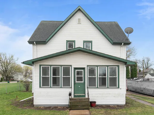 210 E Wolf River Ave, New London, WI 54961