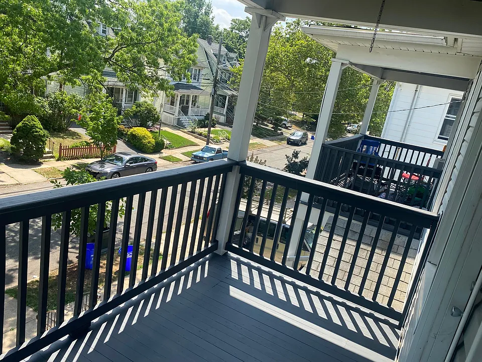 322 Cedar Ave #2
