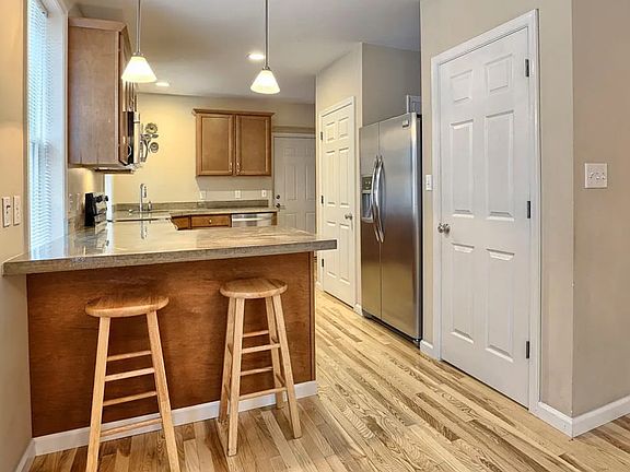 5th image of 153 W Louther St APT 3