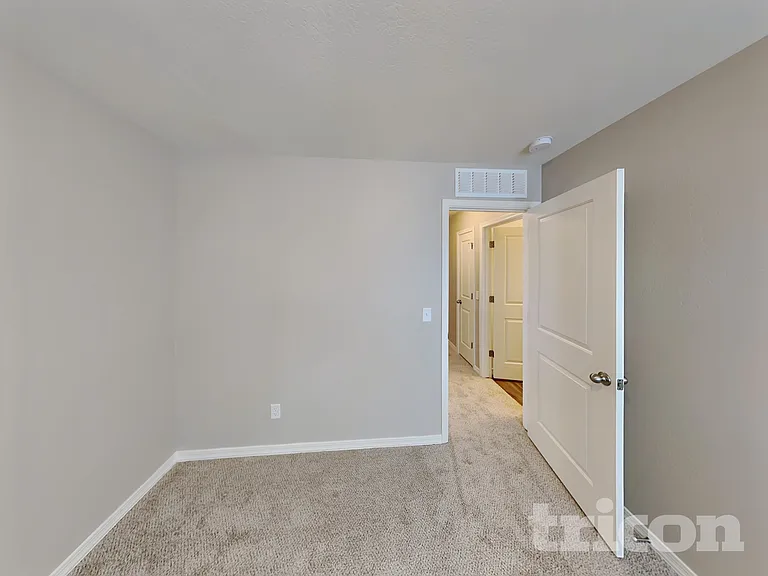 379 W Mammoth Cave Dr — Photo 10