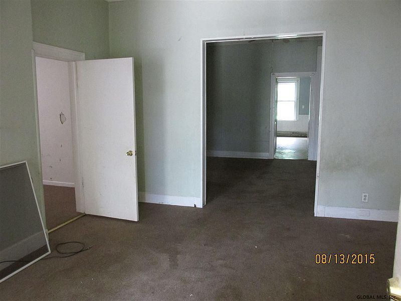 2nd image of 290-291 SARATOGA Street