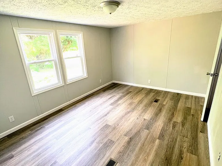 6408 Lawyers Rd — Photo 6
