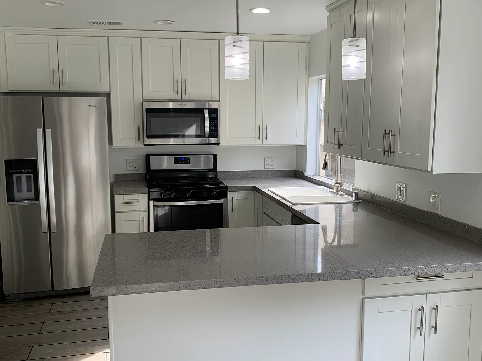2 bed, 2.5 bath, 1014 sqft, $4,199 — Photo 2