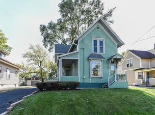 379 Lovell St, Elgin, IL 60120