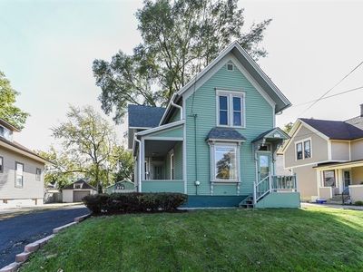 379 Lovell St, Elgin, IL, 60120