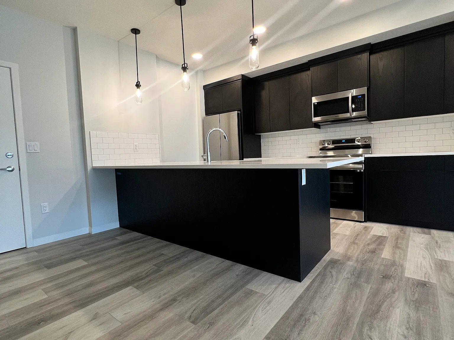 Riverstone Manor — Photo 4