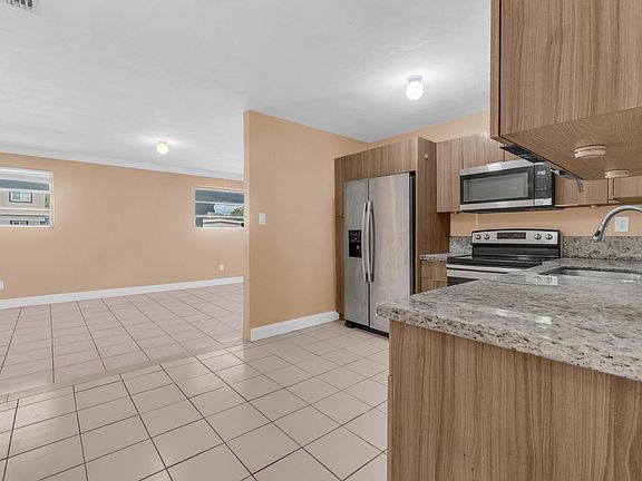 4th image of 10220 SW 178th St
