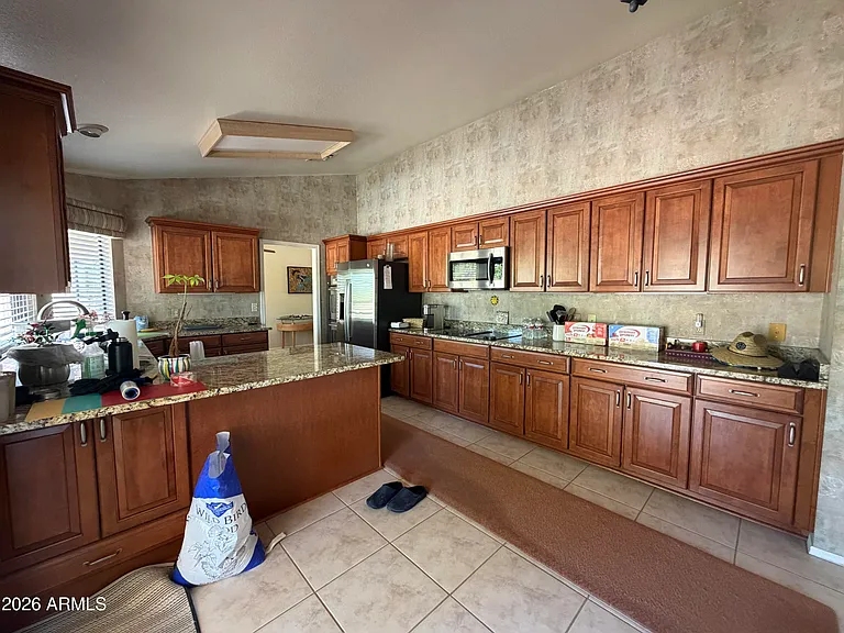 9418 W Tonto Ln — Photo 11