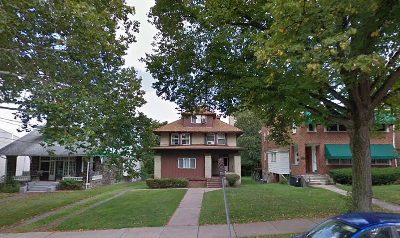 2421 Beechwood Blvd — Photo 4