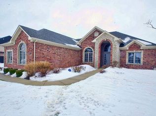 1221 Bush Blvd, Bolingbrook, IL 60490