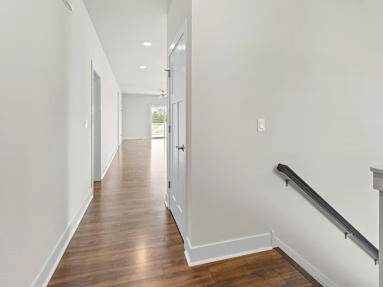 W218N16046 Tiger Lily Dr — Photo 3