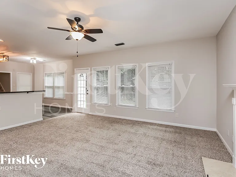3215 Maple Terrace Dr — Photo 5