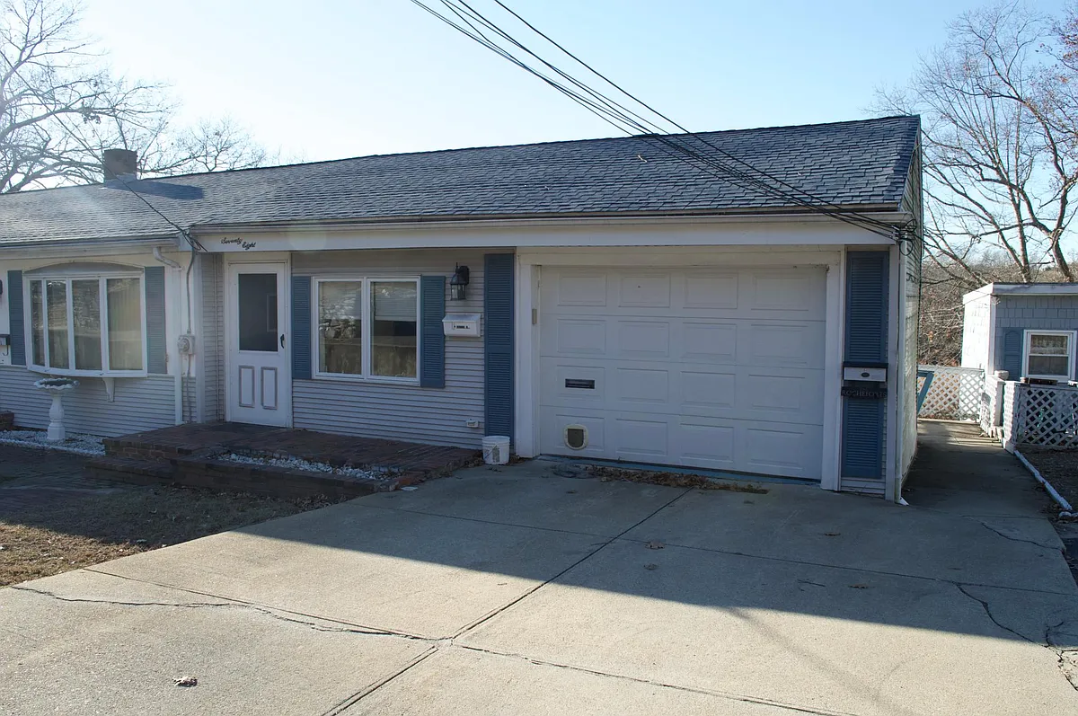Building Photo - 78 Edgewater Dr #3