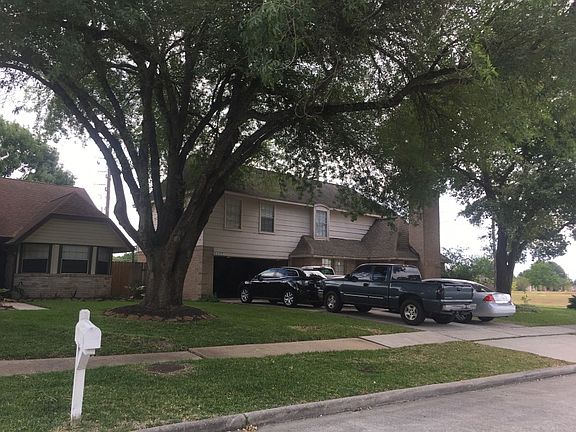 3rd image of 8502 Hazy Meadow Ln