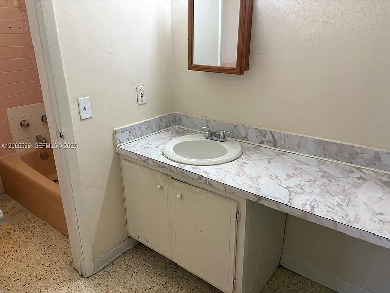 1838 SW 4th St #5 — Photo 5