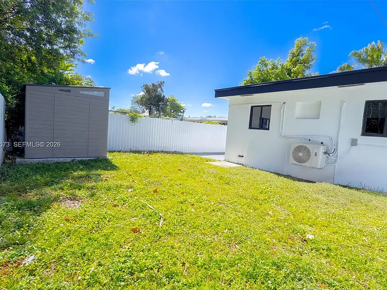 571 NW 152nd St — Photo 15