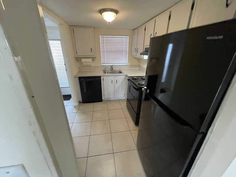 1st image of 4141 NW 26th St APT 318