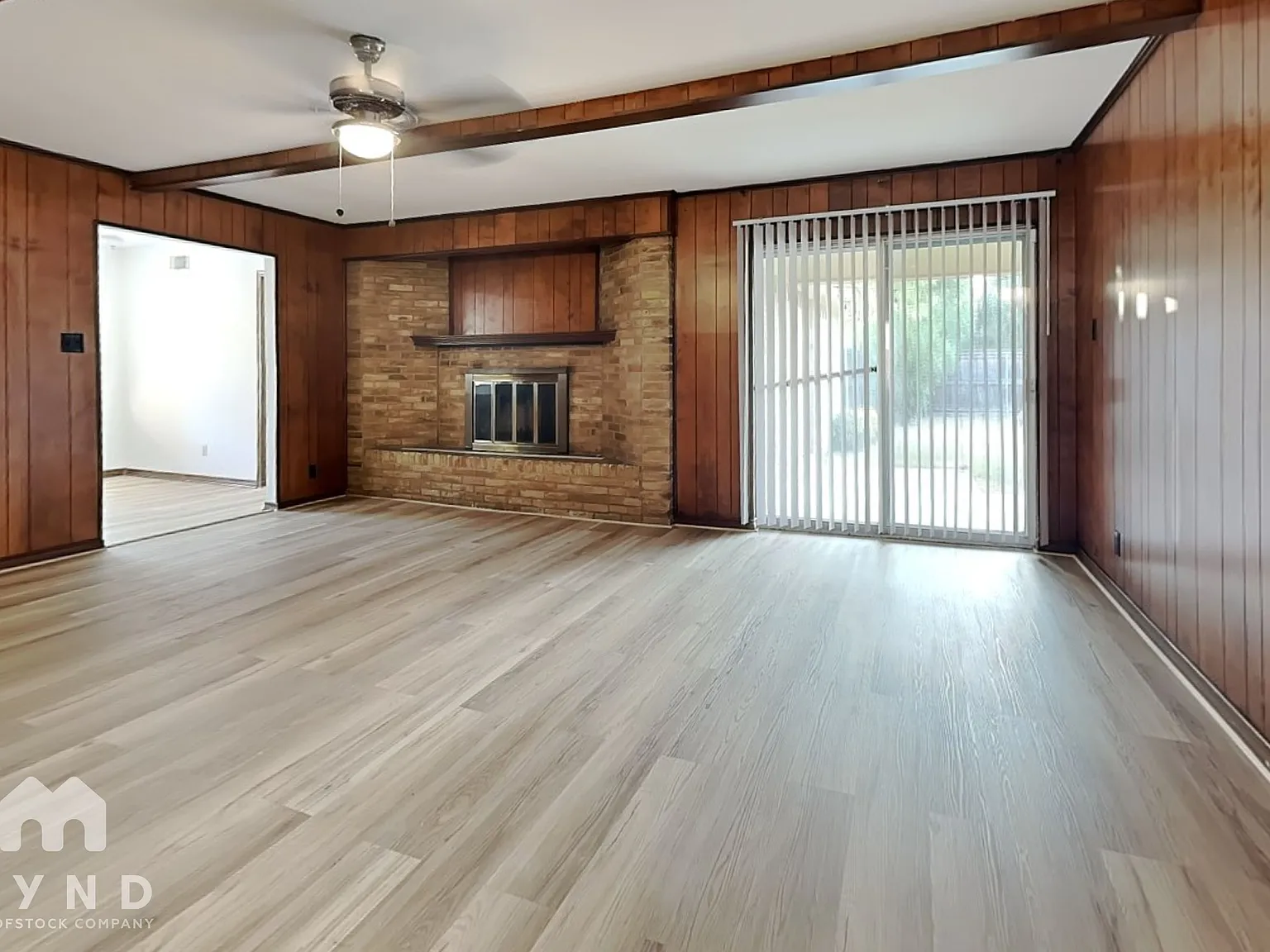 4 bed, 2.5 bath, 2220 sqft, $2,475 — Photo 2