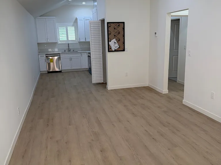 15030 Hesby St — Photo 13
