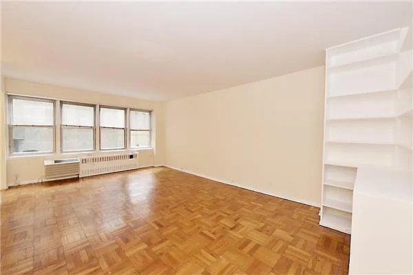Rented by Akam Sales and Brokerage | media 1